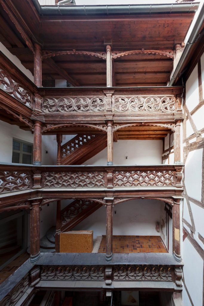 Maler- und Lackierarbeiten Denkmal geschütztes Haus am Weinmarkt in Nürnberg